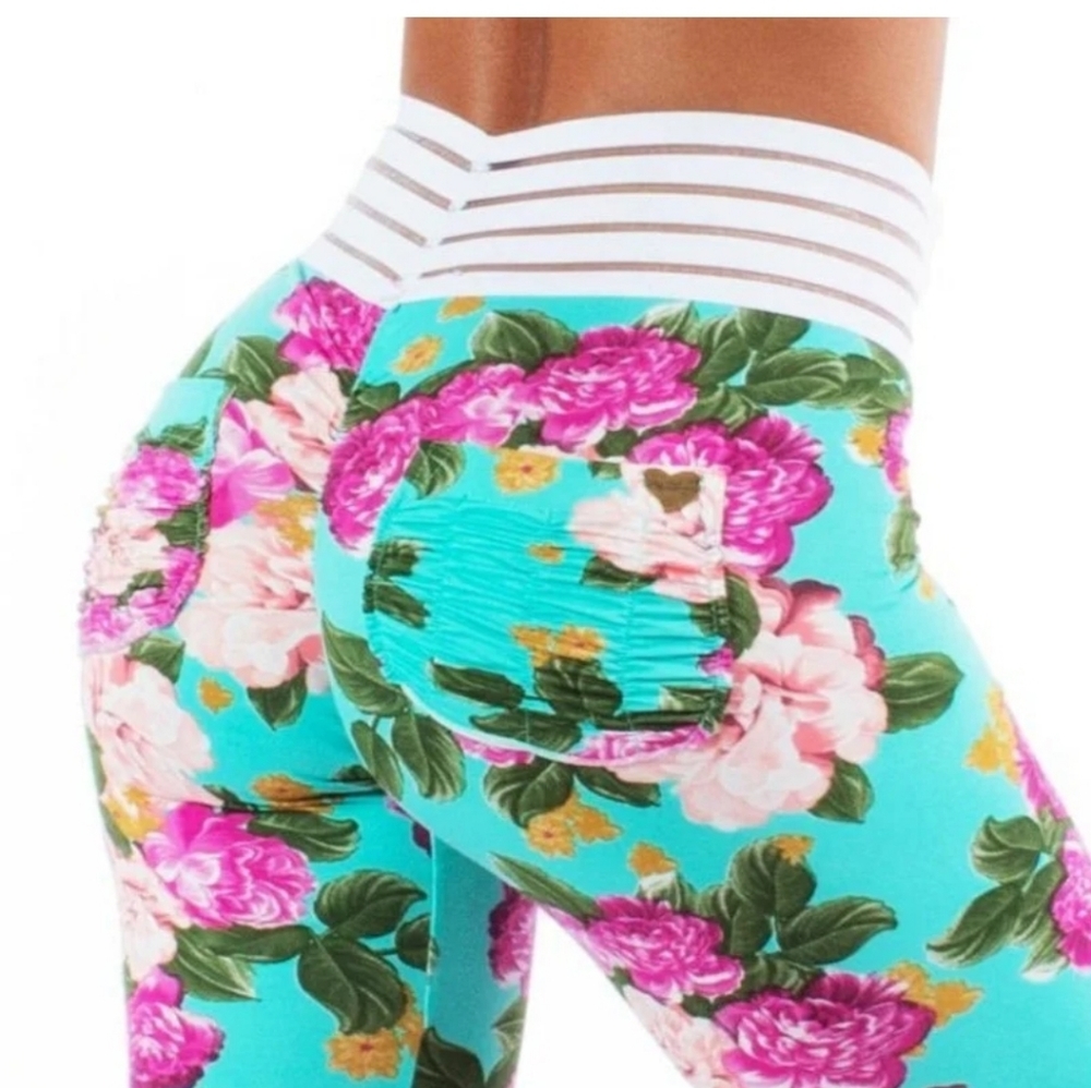 Cutebootylounge Leggings size Medium blue floral Smell the Roses